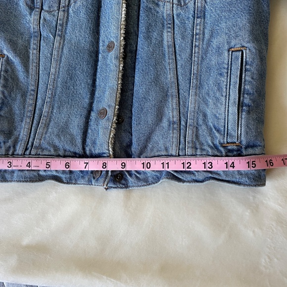 Levi's Original Sherpa Trucker Jacket - Picture 9 of 12
